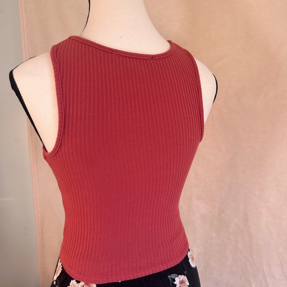 Revamped Rust Ribbed Crop Top - Picture 4 of 6